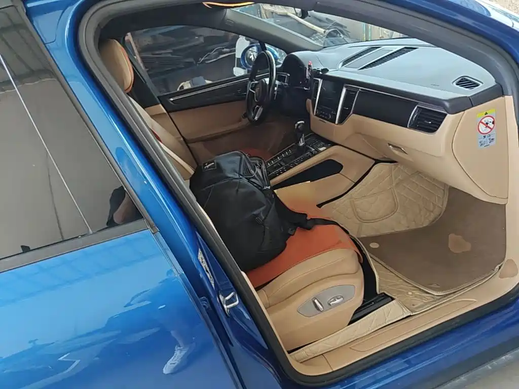 Porsche Macan 2019 — фото 25