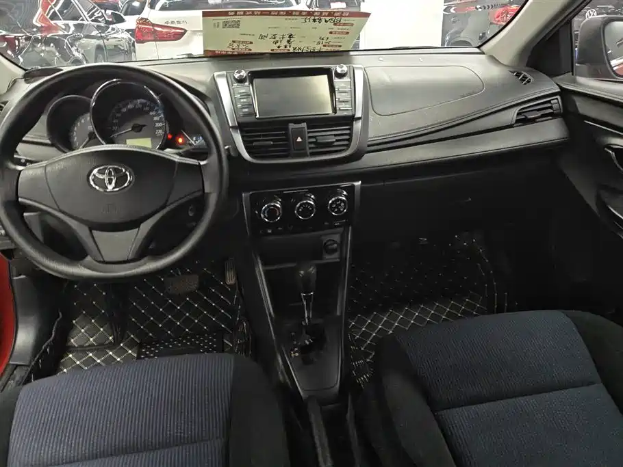Toyota Yaris L 2018 — фото 12