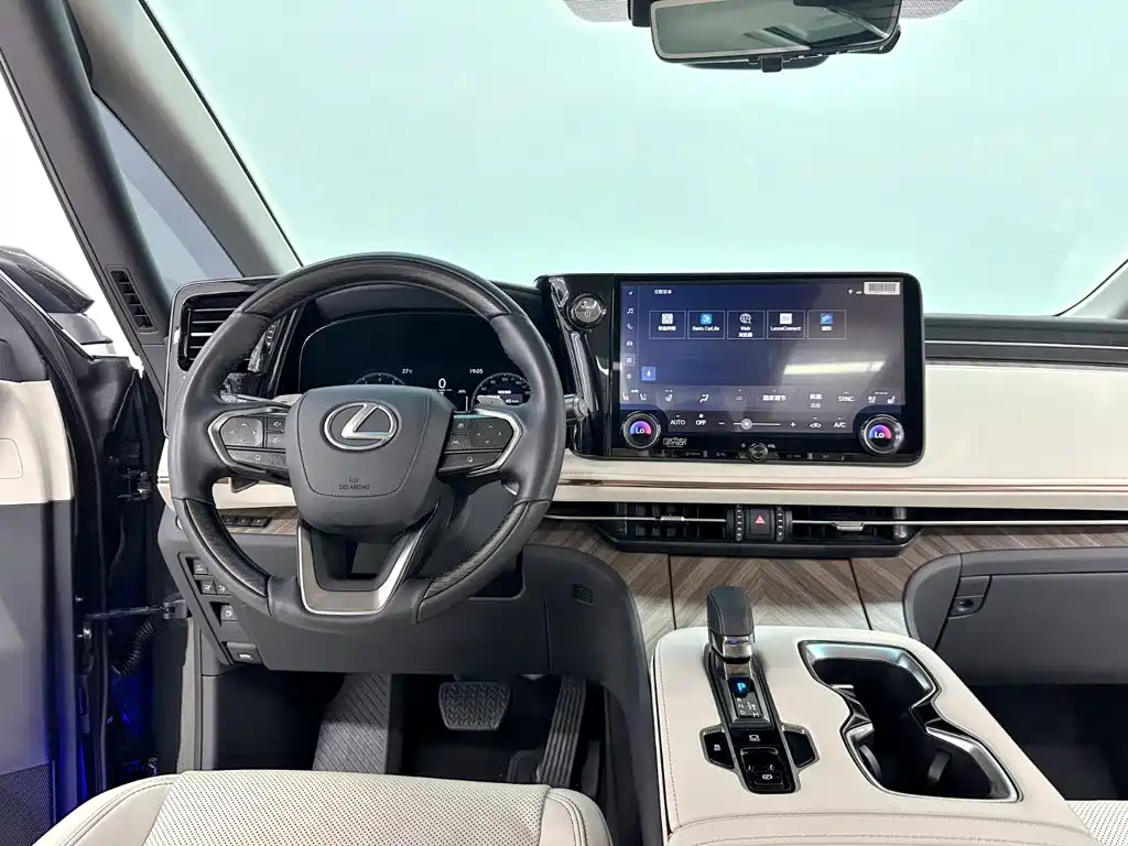 Lexus LM 2024 — фото 13