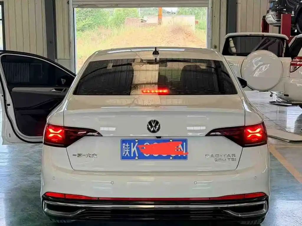 Volkswagen Sagitar 2022