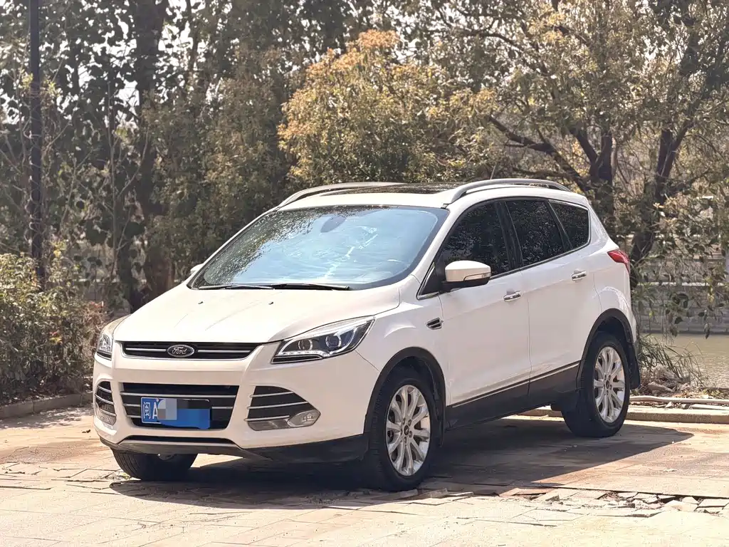 Ford Kuga 2014 — фото 1