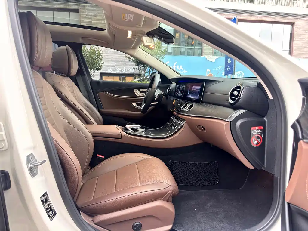 Mercedes-Benz E-Class 2018 — фото 15