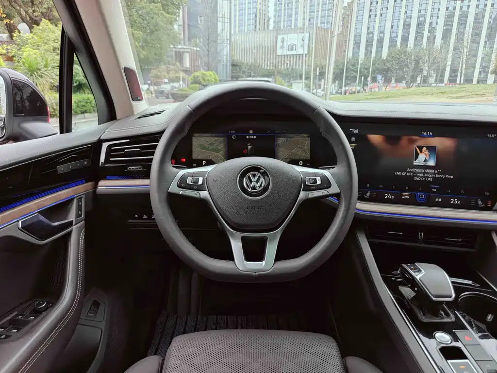 Volkswagen Touareg 2020 — фото 11