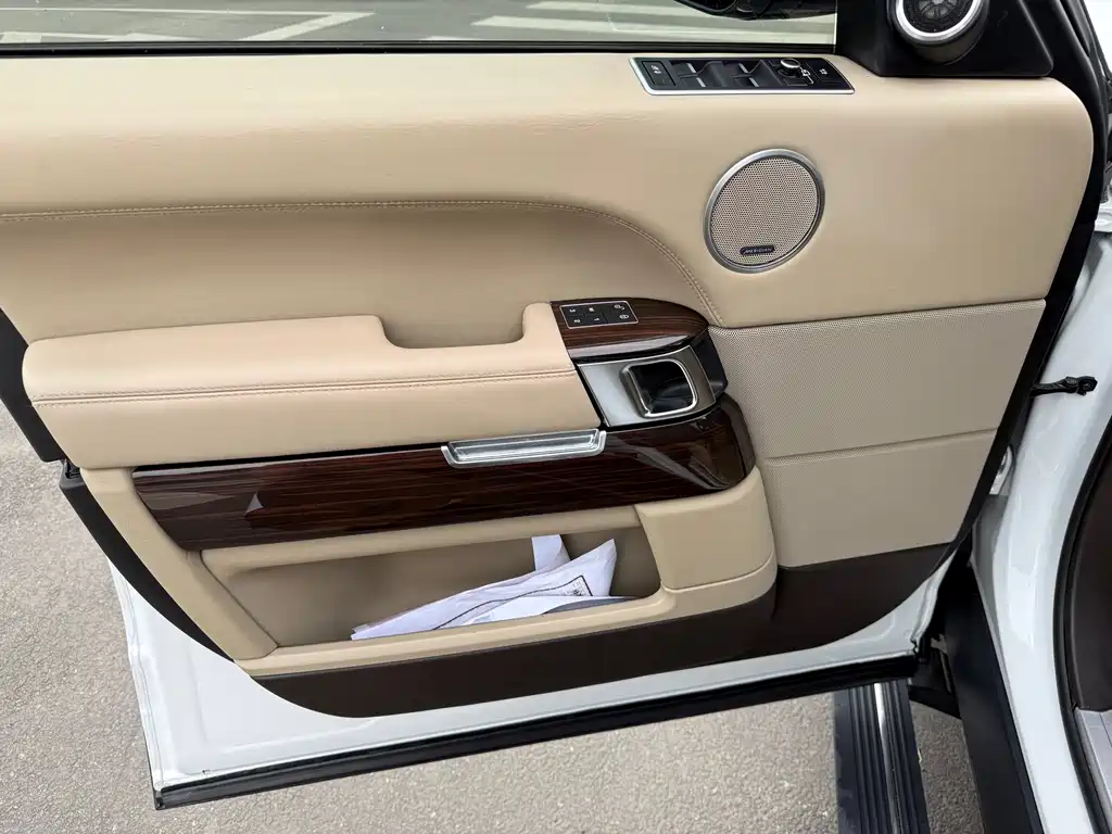 Land Rover Range Rover 2018 — фото 12
