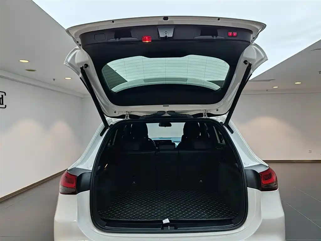 Mercedes-Benz GLA 2023 — фото 19