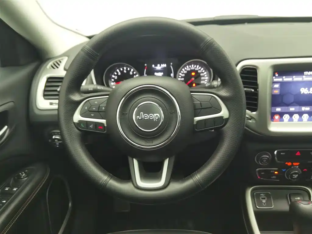 Jeep Compass 2021 — фото 11