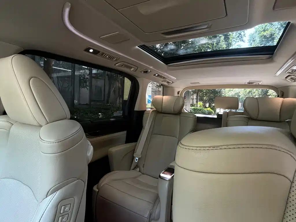 Toyota Alphard 2020 — фото 11