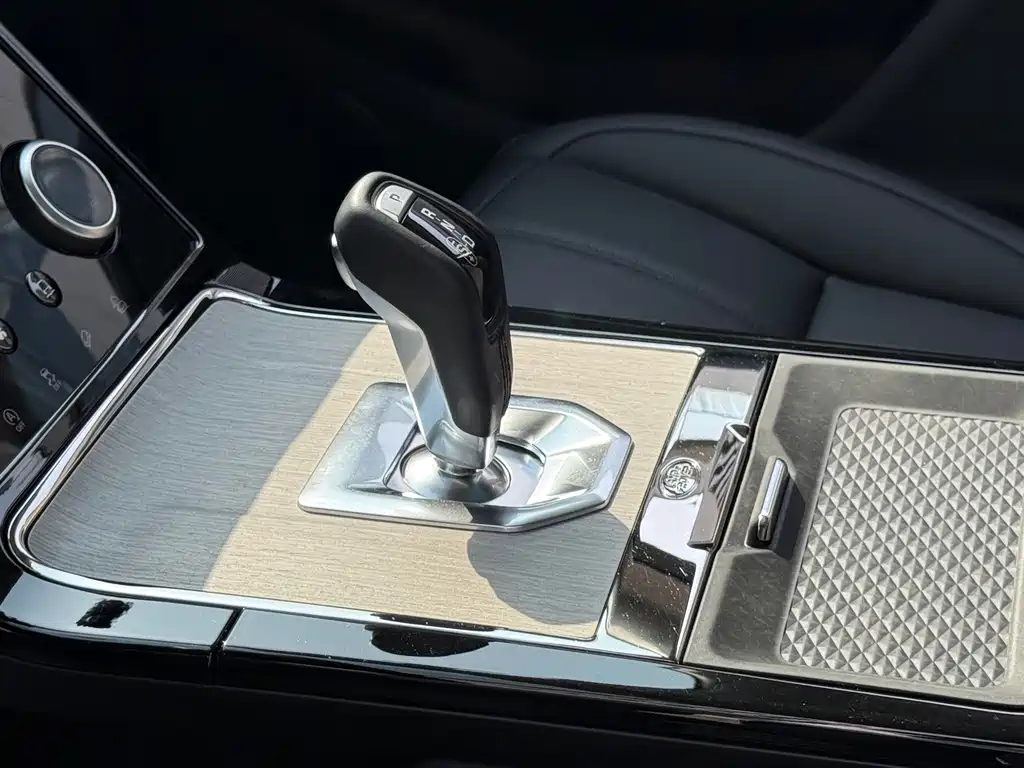 Land Rover Evoque 2021 — фото 16