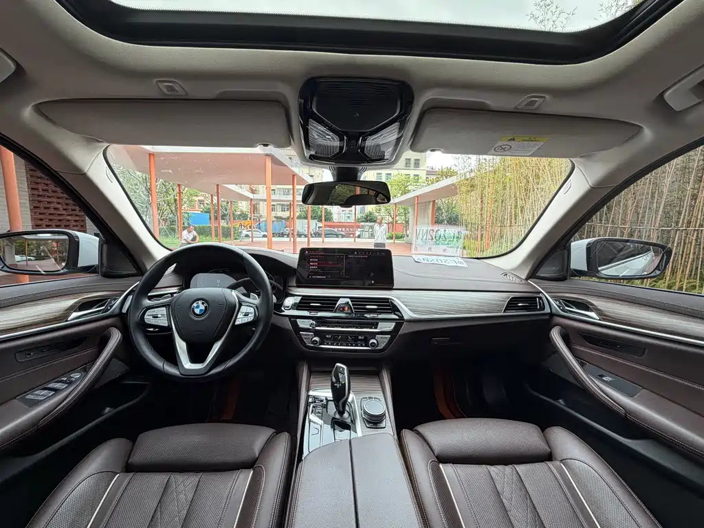 BMW 5 Series 2022