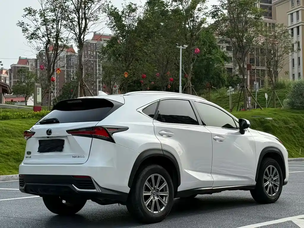 Lexus NX 2018 — фото 4