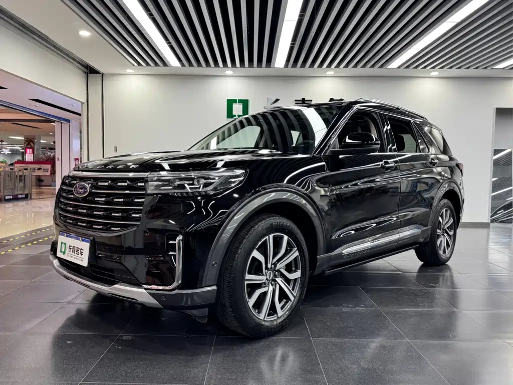Ford Explorer 2023 — фото 1
