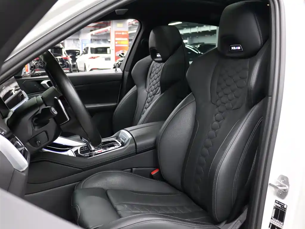 BMW X6 M 2022 — фото 10