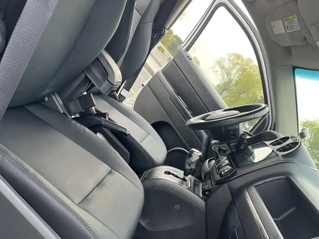 Jeep Compass 2012 — фото 10