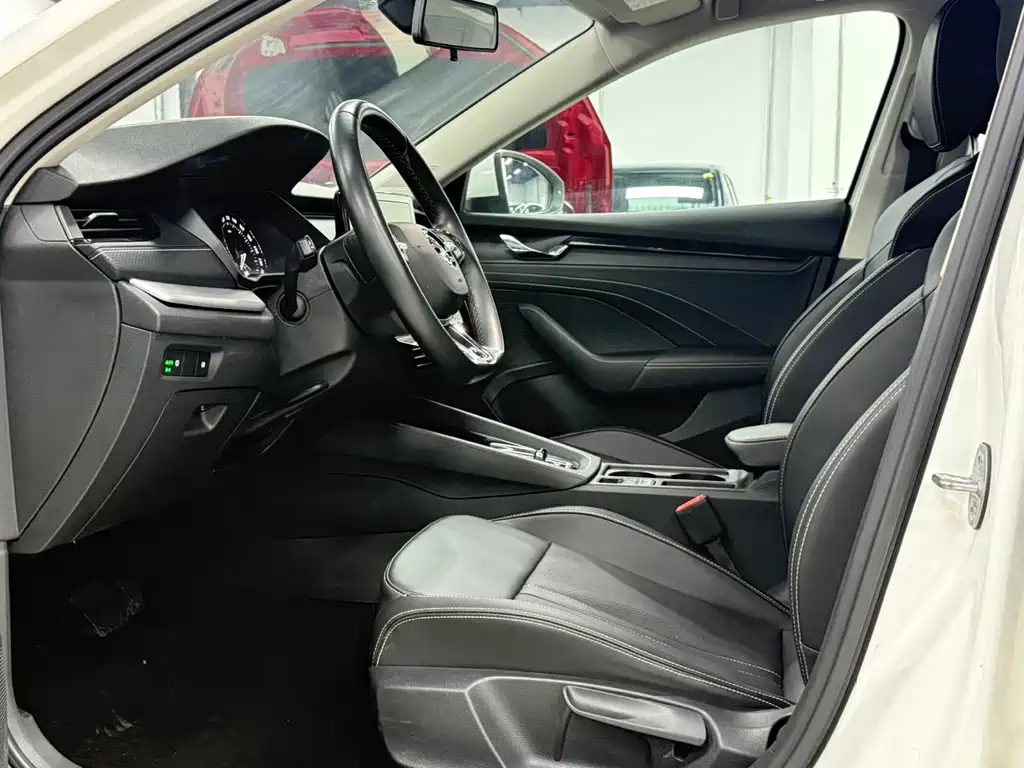 Skoda Octavia 2022 — фото 16