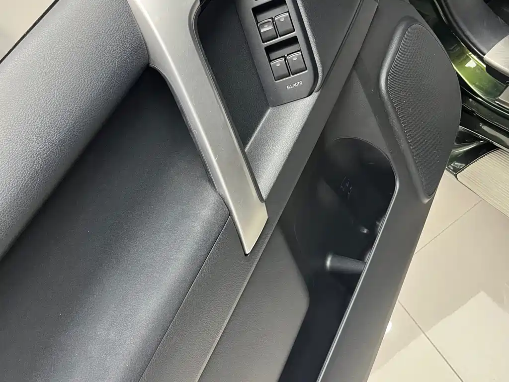 Toyota Prado 2017 — фото 16