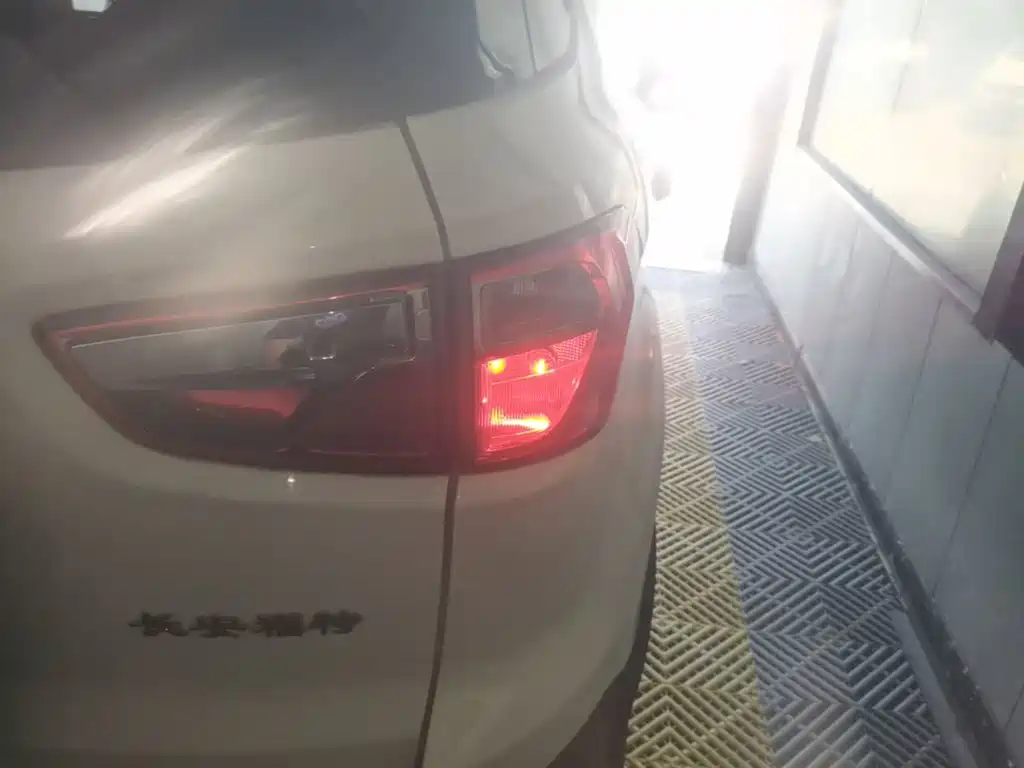 Ford EcoSport 2019 — фото 8
