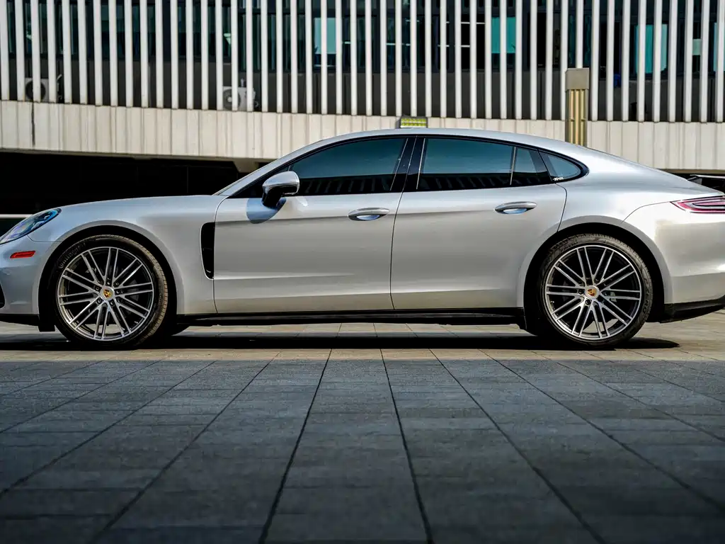 Porsche Panamera 2017 — фото 18