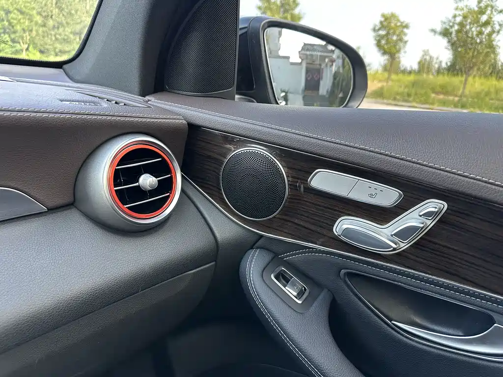 Mercedes-Benz GLC 2017 — фото 18