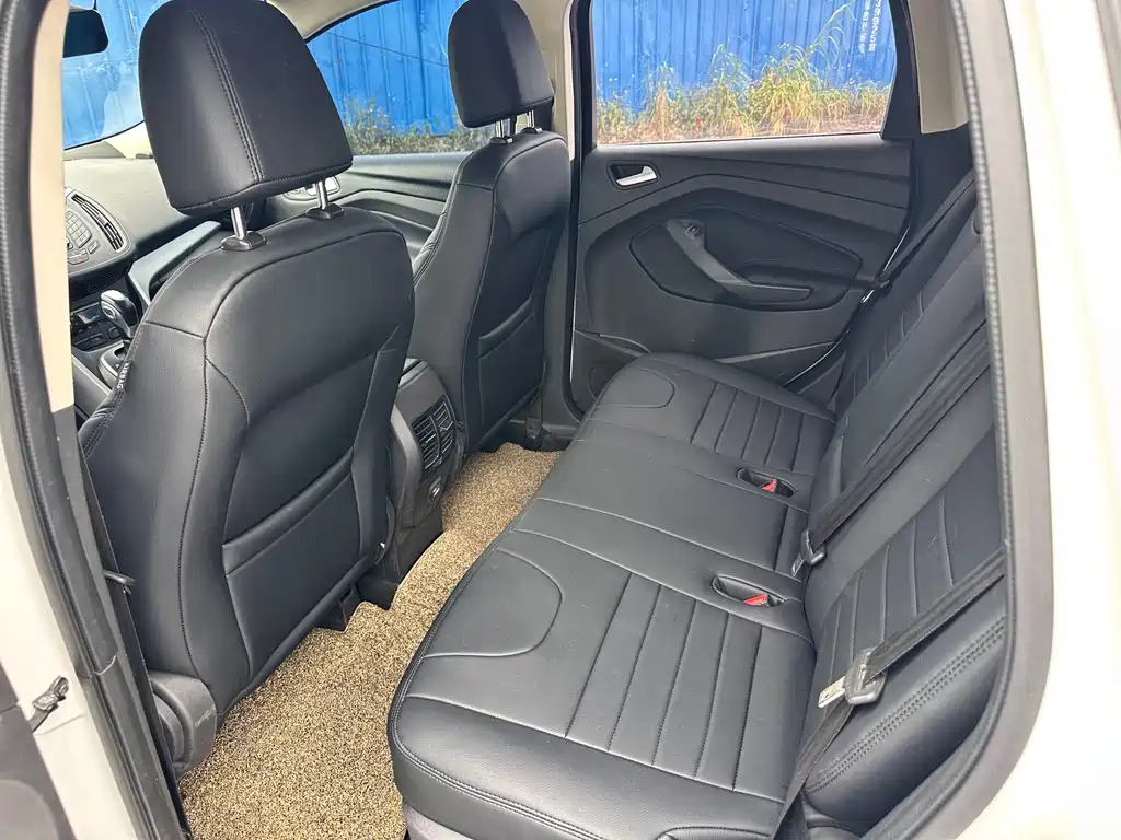 Ford Kuga 2015 — фото 8