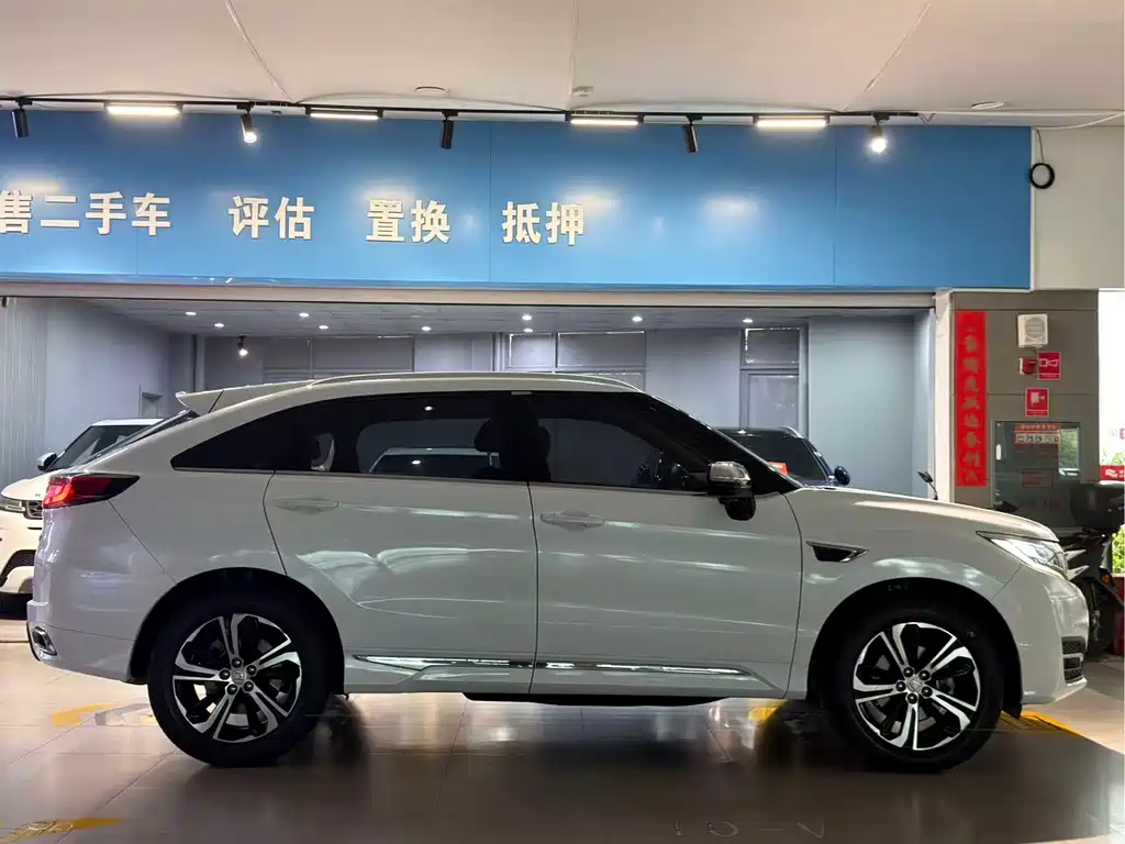 Honda UR-V 2017 — фото 3