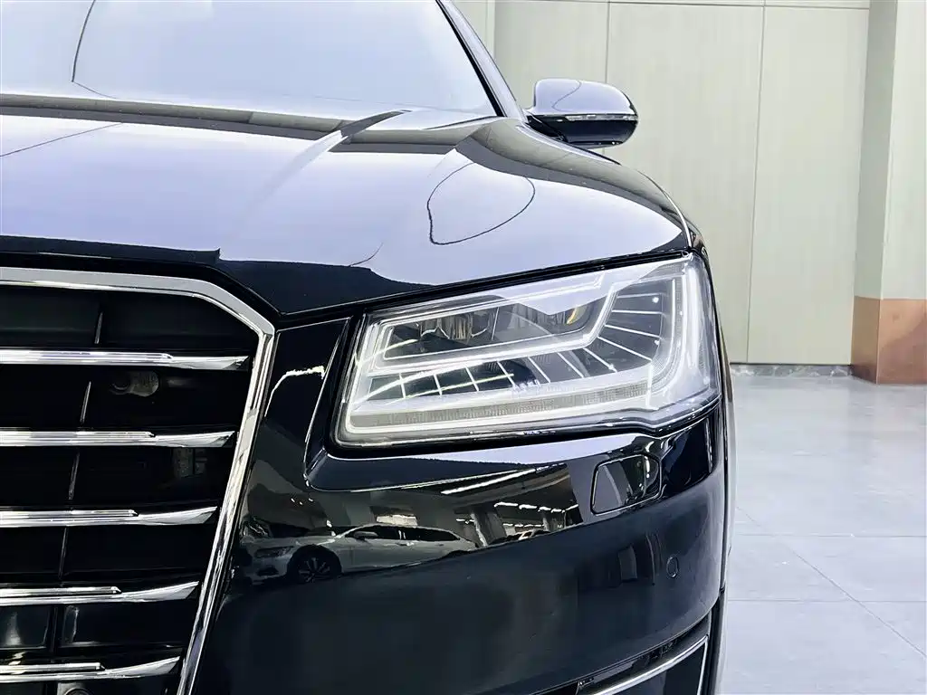 Audi A8 2015 — фото 7