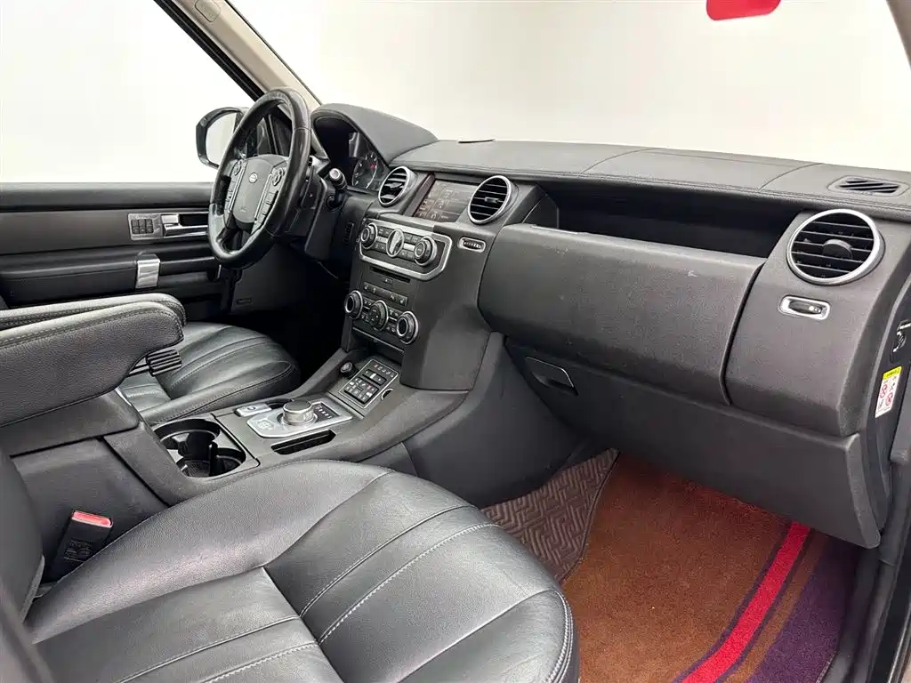 Land Rover Discovery 2015 — фото 13
