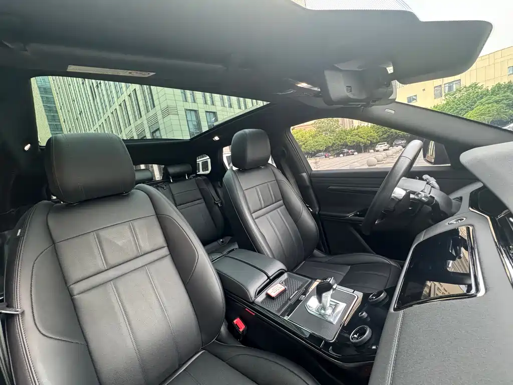 Land Rover Evoque 2021 — фото 25