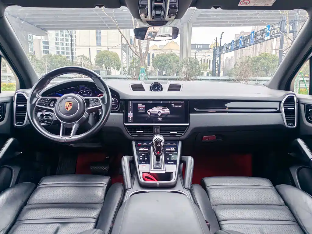 Porsche Cayenne 2018 — фото 17