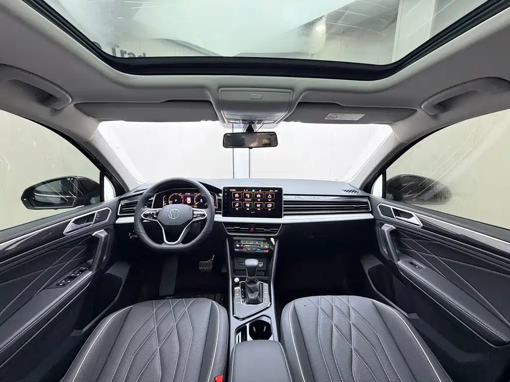 Volkswagen Tiguan L 2023 — фото 17