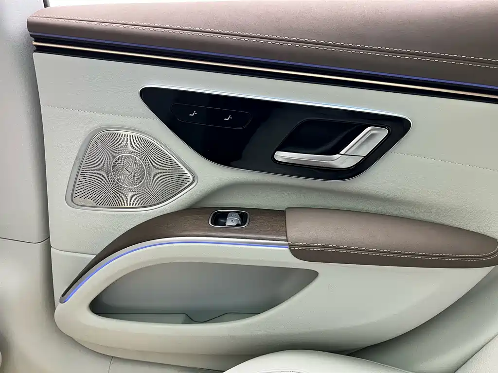 Mercedes-Benz EQS 2024 — фото 33