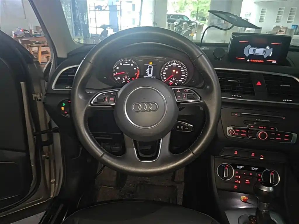 Audi Q3 2019 — фото 11