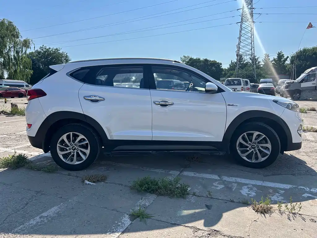 Hyundai Tucson 2017 — фото 8
