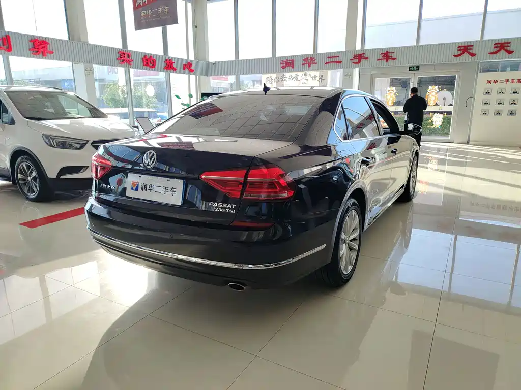 Volkswagen Passat 2017 — фото 13
