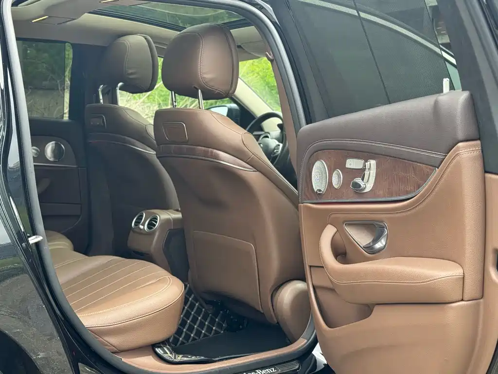 Mercedes-Benz E-Class 2020 — фото 14