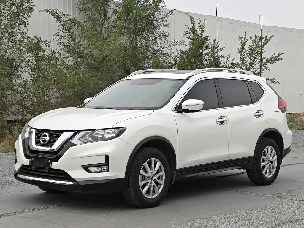 Nissan X-Trail 2017 — фото 1