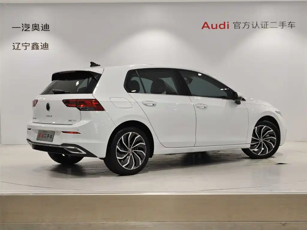 Volkswagen Golf 2024
