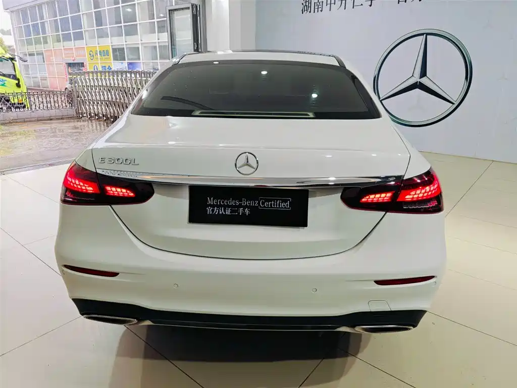 Mercedes-Benz E-Class 2022