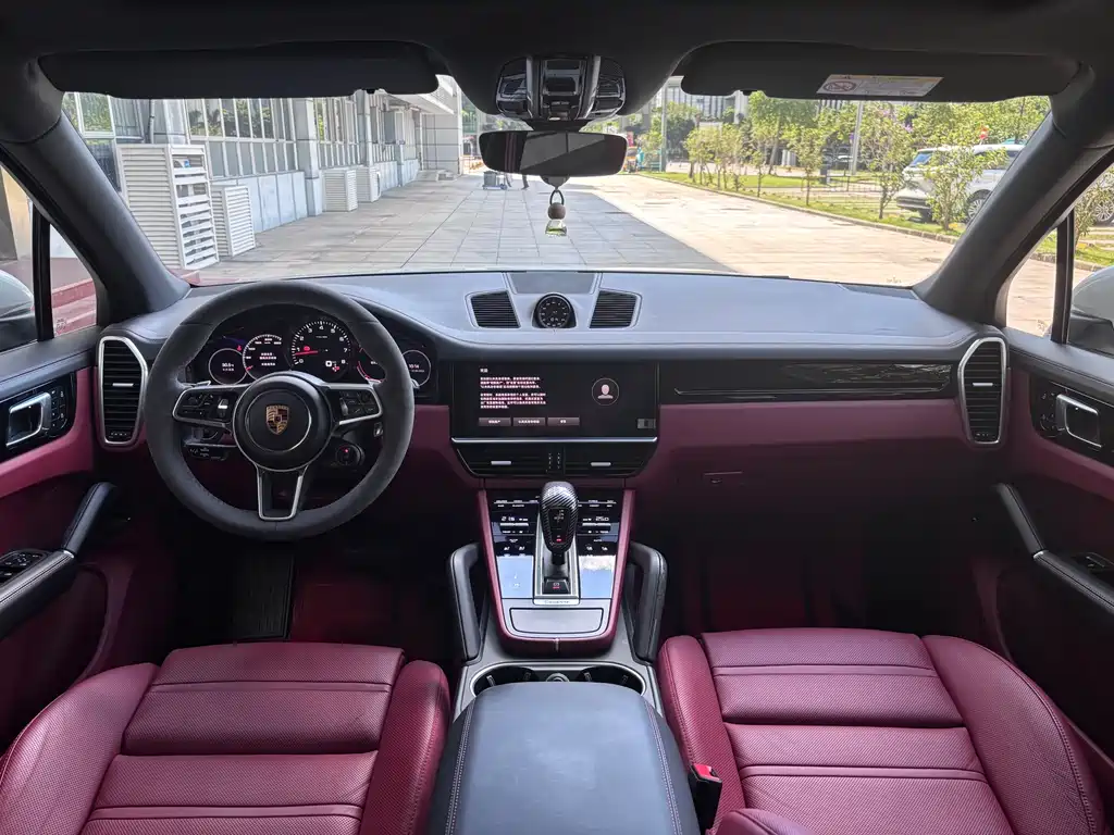 Porsche Cayenne 2022