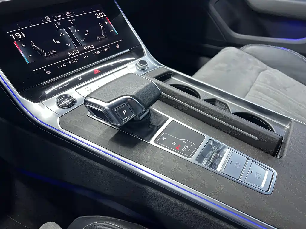 Audi A6L 2023 — фото 11