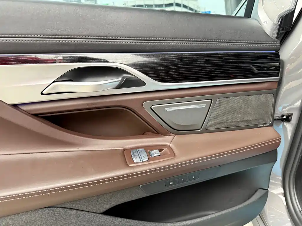 BMW 7 Series 2022 — фото 11