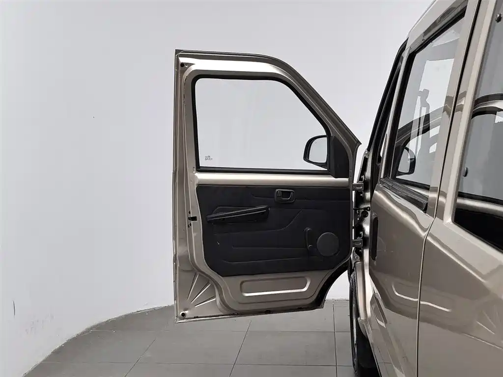 Wuling Rongguang 2015 — фото 8