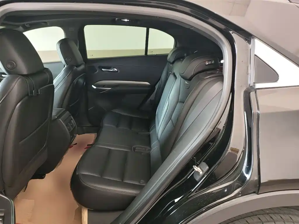 Cadillac XT4 2022 — фото 17