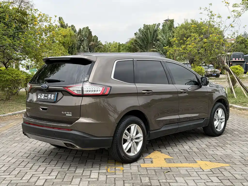 Ford Edge 2016 — фото 13