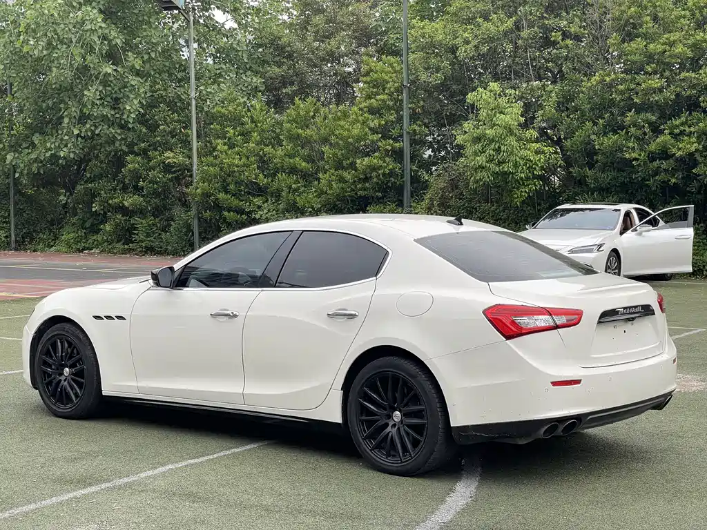 Maserati Ghibli 2017 — фото 14