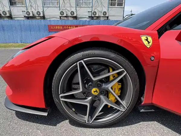 Ferrari F8 2019