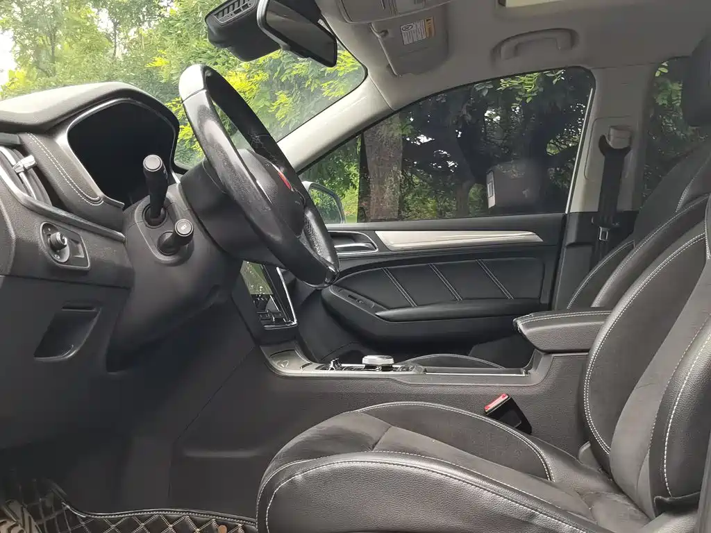 Roewe RX5 New Energy 2017