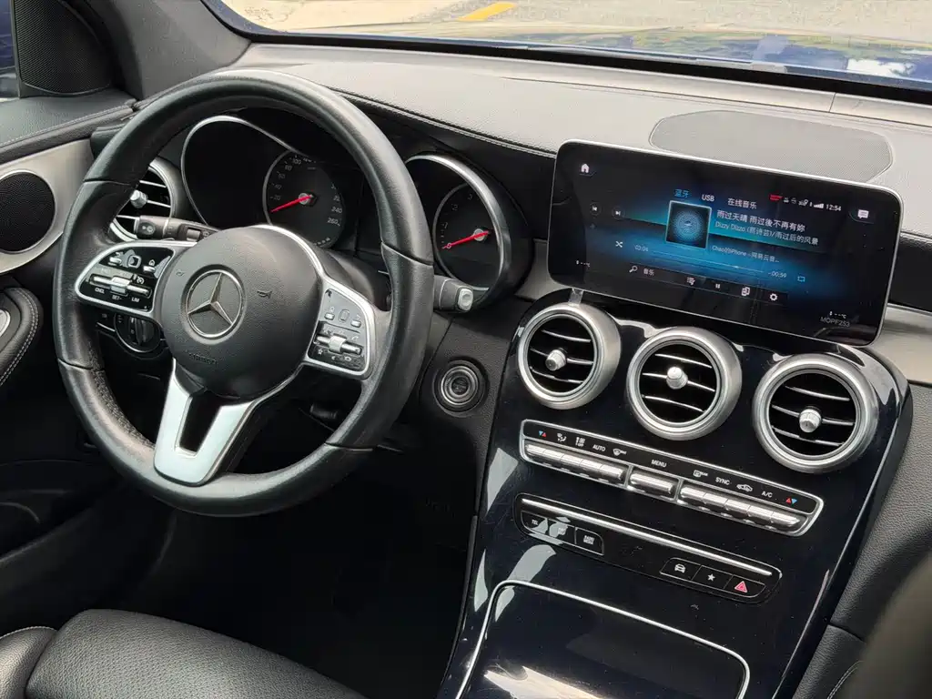 Mercedes-Benz GLC 2020 — фото 15