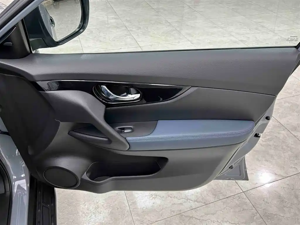 Nissan X-Trail 2025 — фото 12