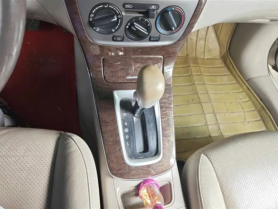 Nissan Sylphy 2013 — фото 16