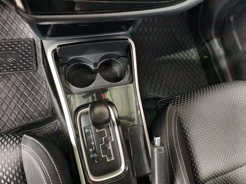 Mitsubishi Outlander 2022 — фото 10